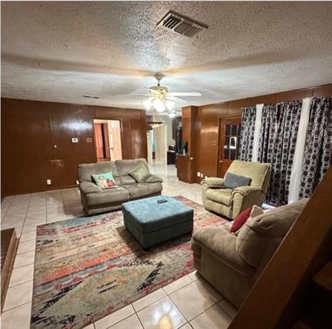 Foto del edificio - 2438 5 Mile Cir