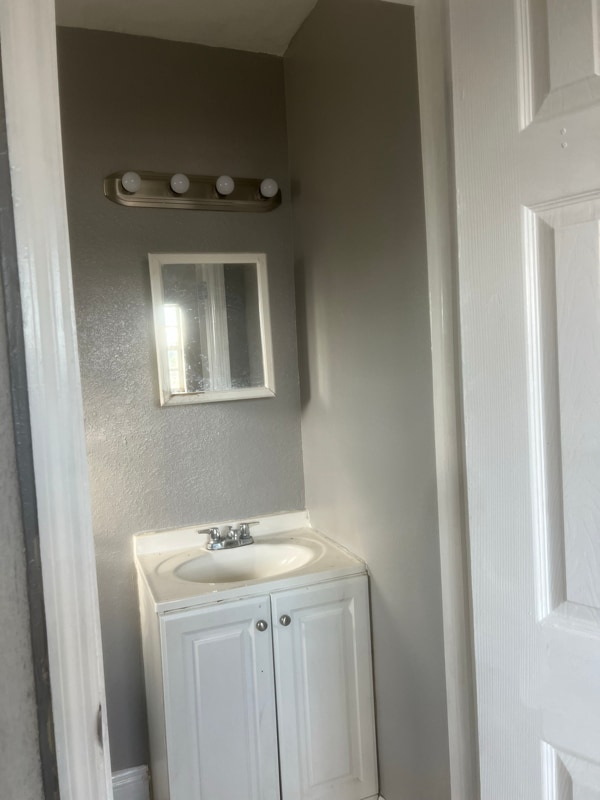 Foto del edificio - 2401 NW 7th St