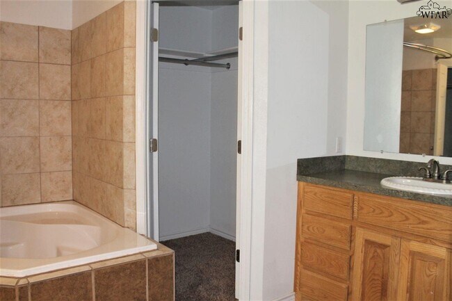 Building Photo - 4803 Spiser Ln