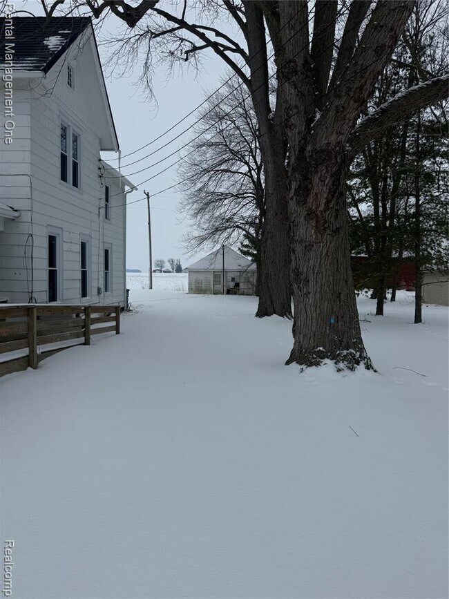 Foto del edificio - 276 E Chicago Blvd