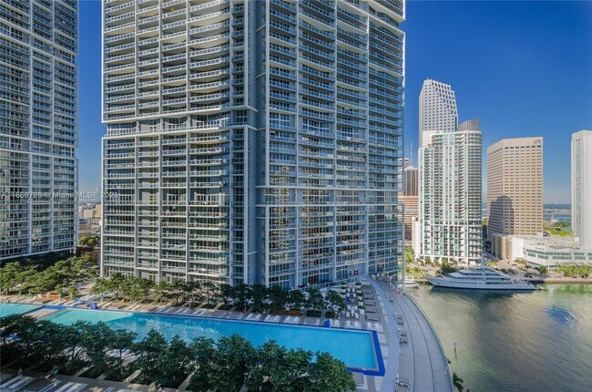 Foto del edificio - 475 Brickell Ave