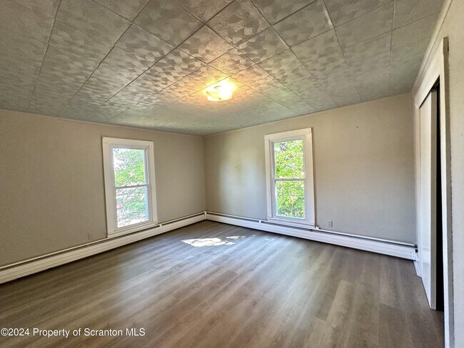 Foto del edificio - 1432 Layton Rd