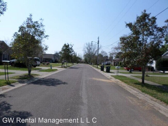Building Photo - 2 br, 2 bath House - 12 Hoffren Drive
