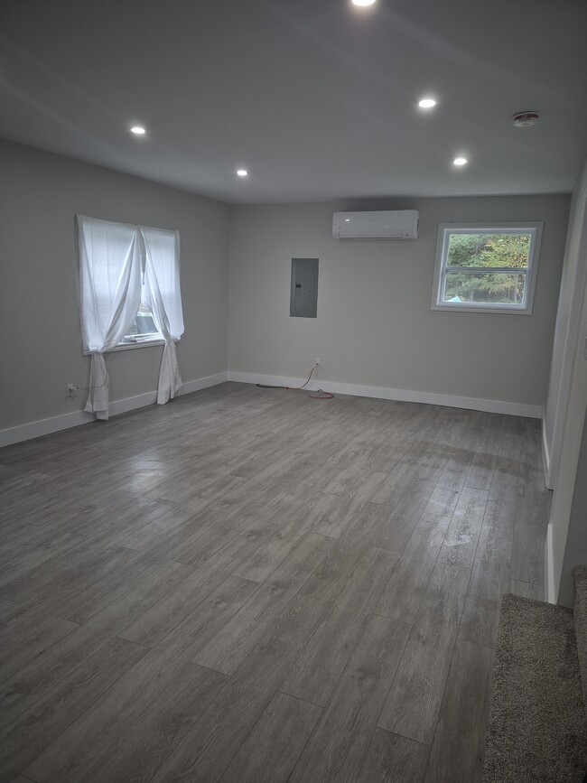 Building Photo - 257 Lower Partridge River Rd