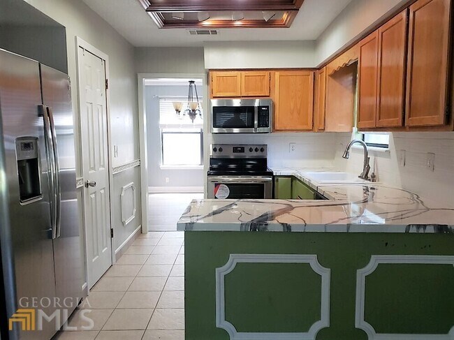 Building Photo - 305 Millers Trace Dr