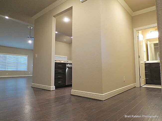 Foto del edificio - 6615 W Valley View Rd