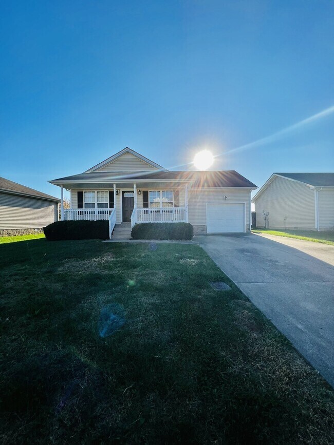 Building Photo - 3444 Fox Run Dr. Clarksville, Tn 37042