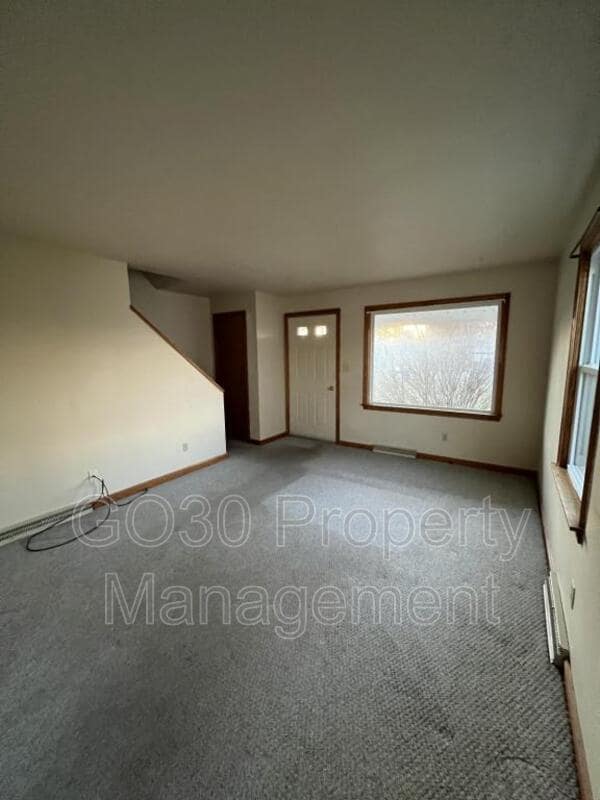 9909 Struthers Rd, New Middletown, OH 44442 Condo for Rent in New Middletown, OH