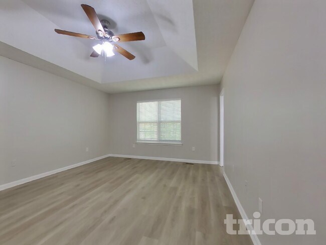 Building Photo - 2211 Ashton Dr