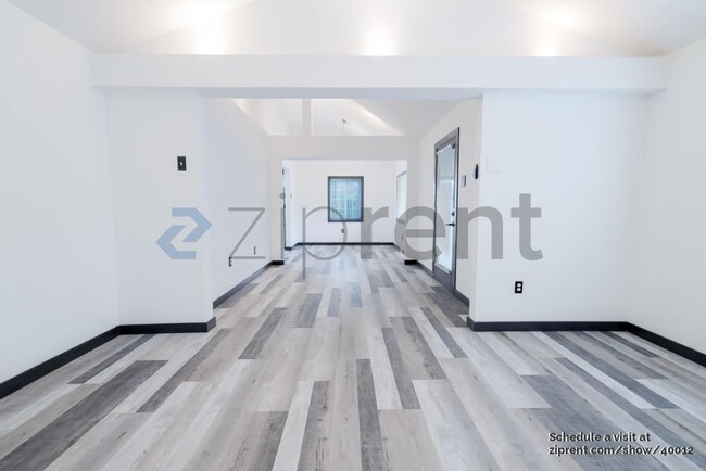 Foto del edificio - 2331 Downar Way