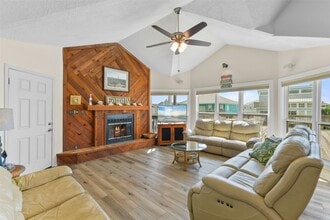 Building Photo - 22101 Guadalupe Dr