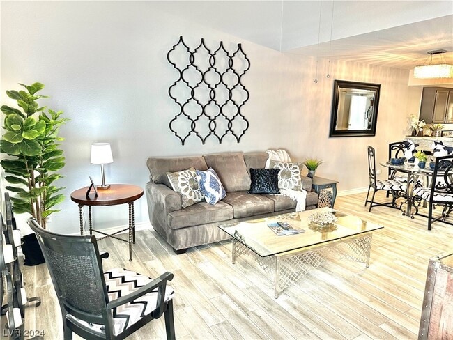 Foto del edificio - 2700 LODESTONE Dr