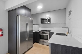 Building Photo - 4013 Hudson Ave