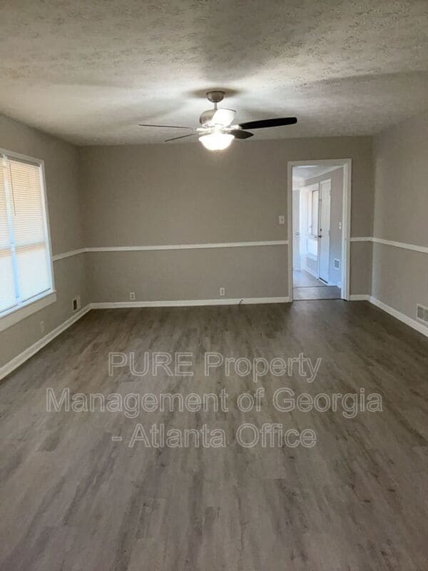 Foto del edificio - 2190 Kennesaw Due West Rd NW