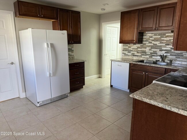 Building Photo - 4303 Yorkshire Dr