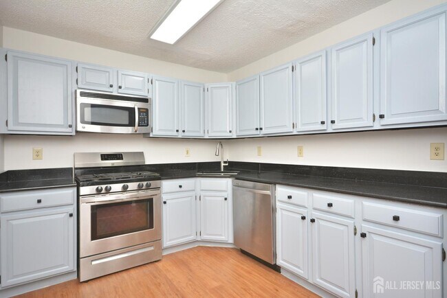 Foto del edificio - 25 Goodwin Dr