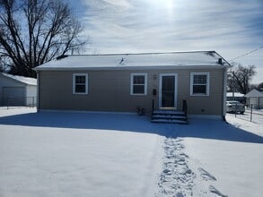 Building Photo - 312 28th Ave