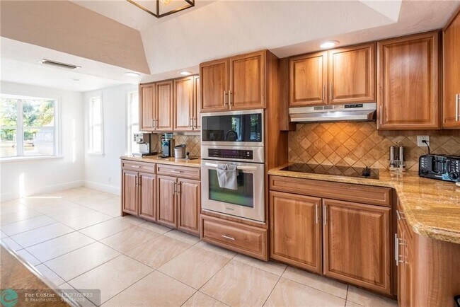 Foto del edificio - 1749 SE 9th St