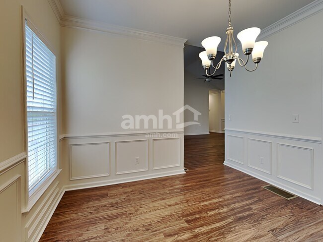 Building Photo - 229 Cinnamon Way