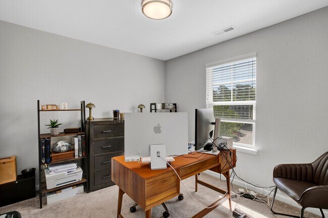 Foto del edificio - For more information call Sabrina Thomas at 757-767-0767