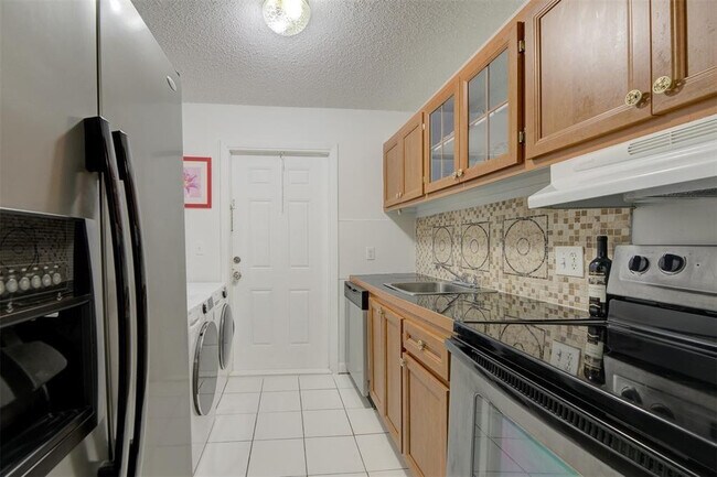 Foto del edificio - 850 E Commercial Blvd