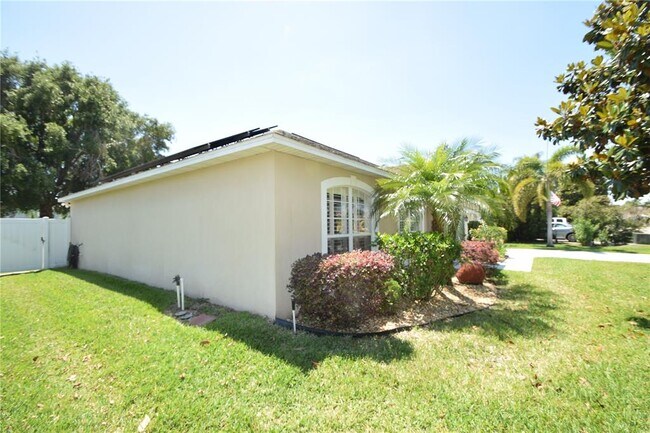 Foto del edificio - 241 Pine Shadow Ln