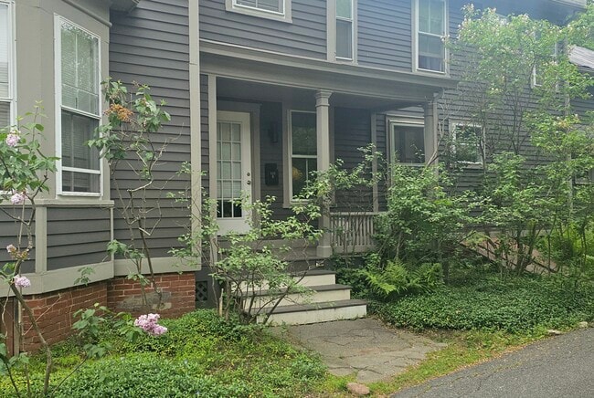 Building Photo - 155 Lincoln Ave