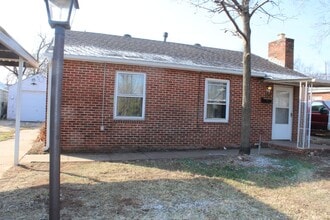 Building Photo - 532 E Curtis Dr