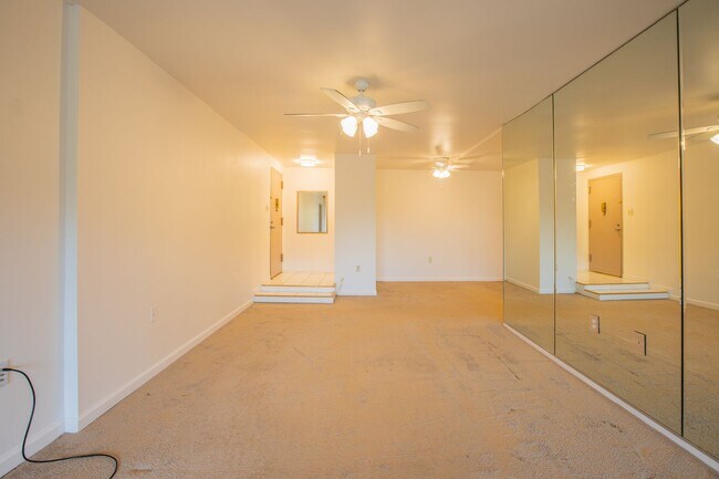 Building Photo - Lovely 2 BR/1 BA Condo in Gaithersburg!