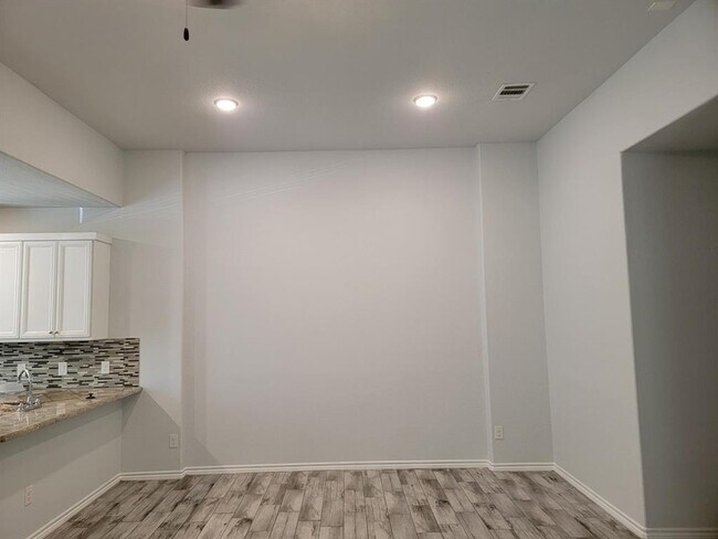 Building Photo - 4629 Sunflower St