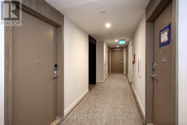 Building Photo - 5 Quarrington Ln