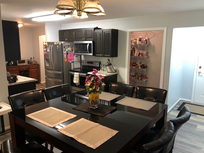 Foto del edificio - 2956 Kentville Dr