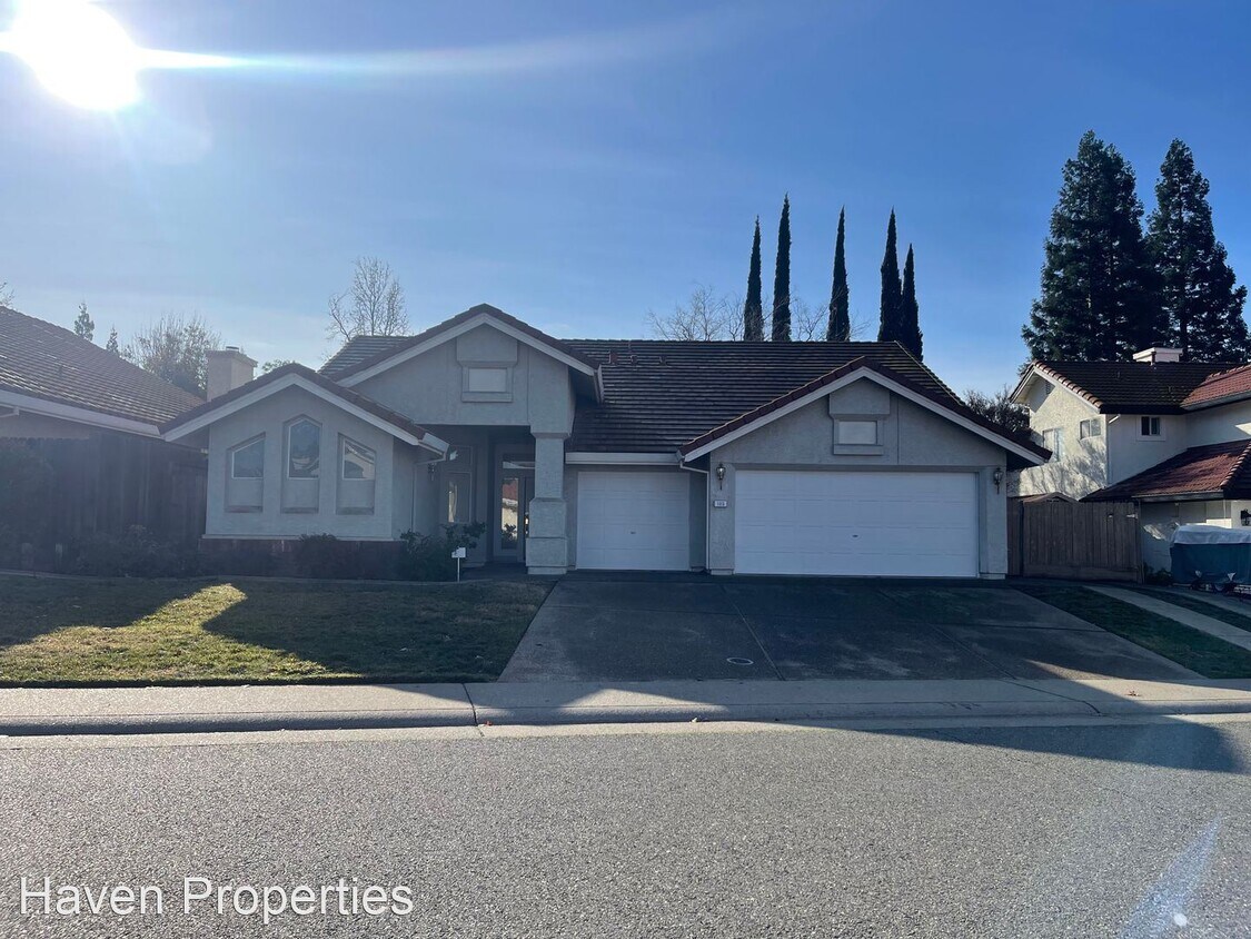 Primary Photo - 3 br, 2 bath House - 105 Pembury Way