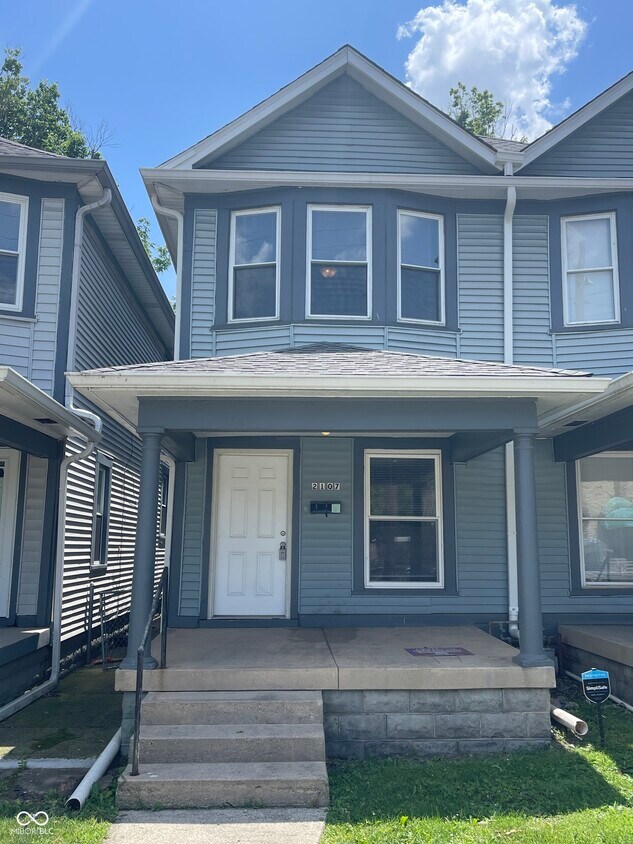 Foto principal - 2107 E Michigan St