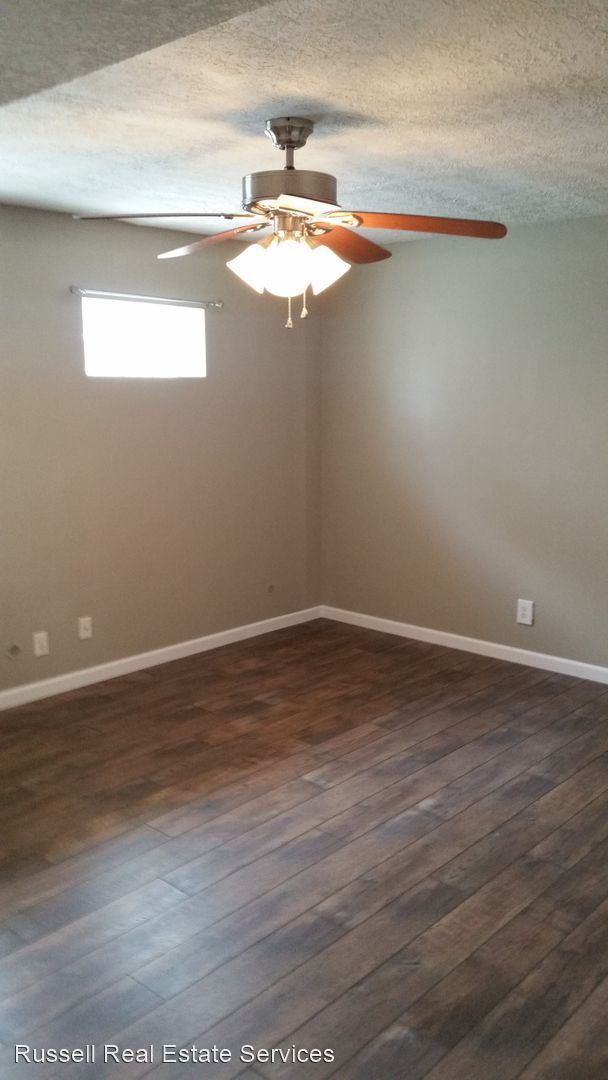 Building Photo - 1 br, 1 bath House - Albrecht Ave 2882 ( D...