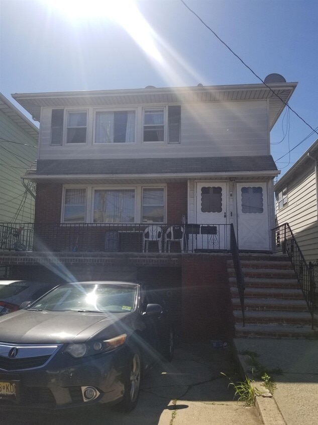 3 Colonial Dr, Bayonne, NJ 07002 Condo for Rent in Bayonne, NJ