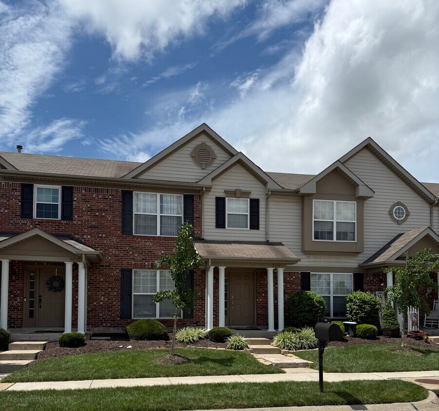 Foto principal - 1219 Ridgeway Dr