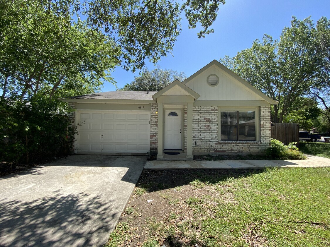 Primary Photo - 6819 Flaming Ridge Dr