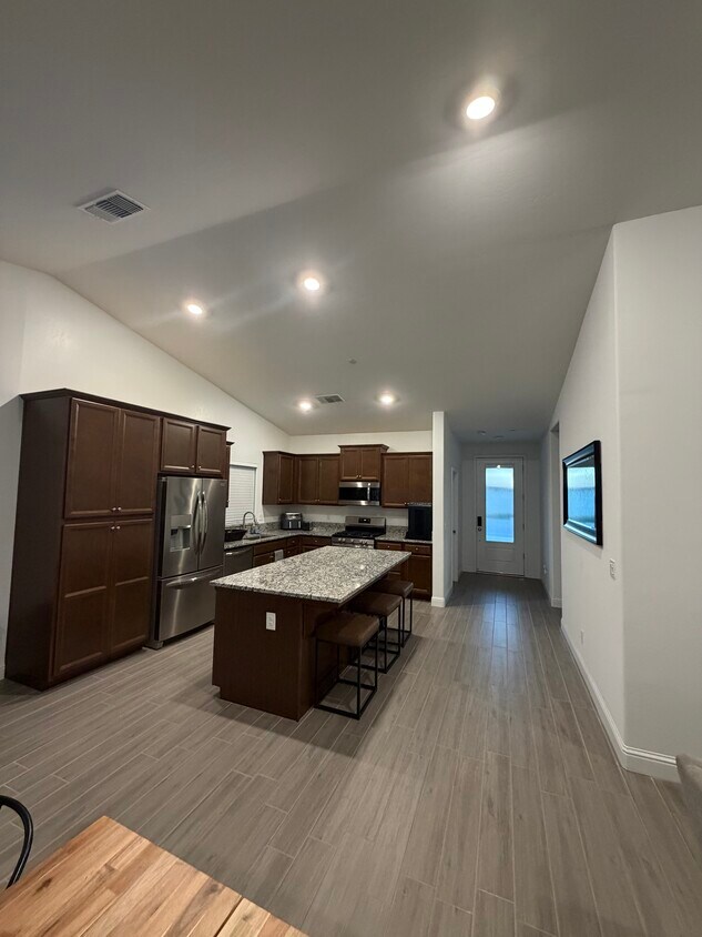 Foto del edificio - 9101 Blossom Crk Dr