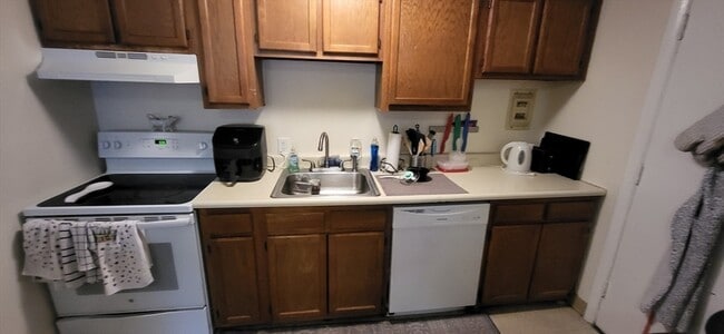 Foto del edificio - 240 Kelton St