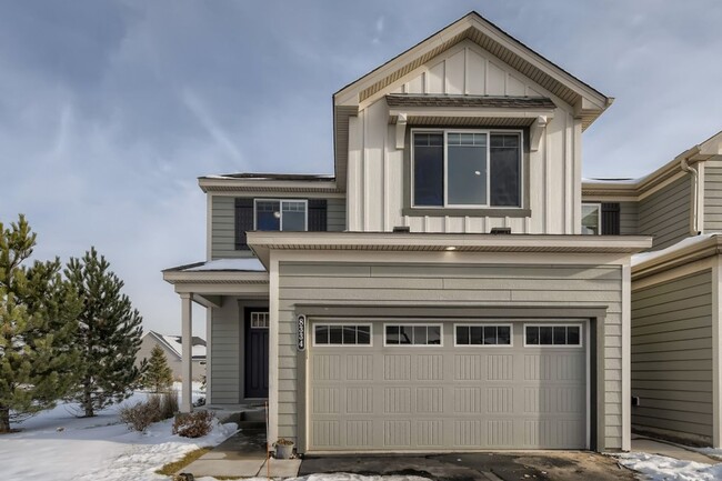 Building Photo - Spacious 4 Bedroom 4 Bath Townhome