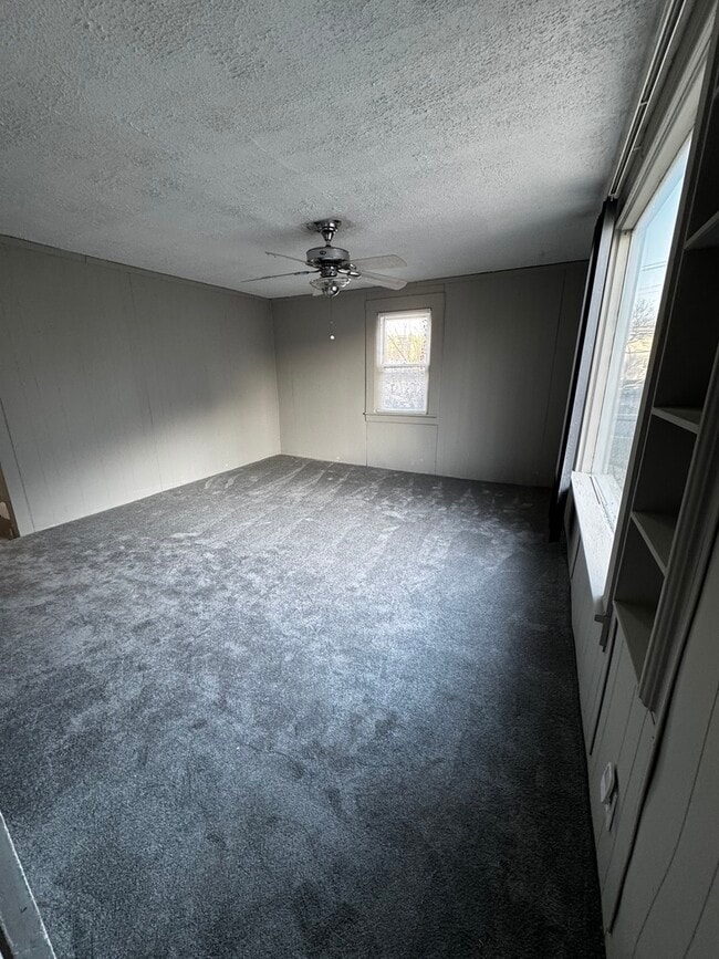 Foto del edificio - 1488 E Thacker St