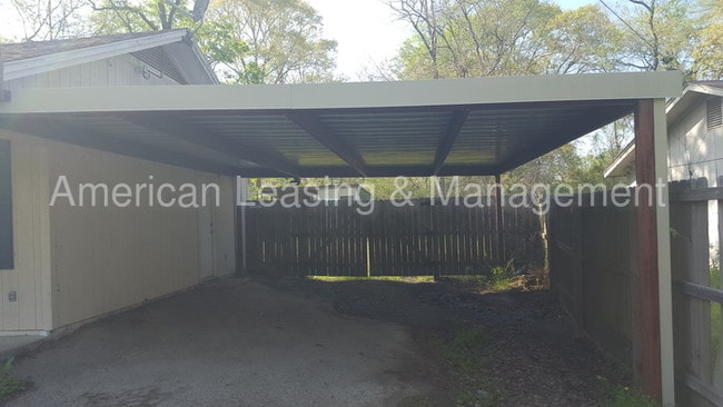 Building Photo - Hudson 2 bed 1 bath!