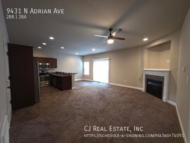 Foto del edificio - 9431 N Adrian Ave