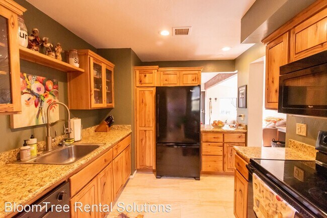 Foto del edificio - 2 br, 1 bath House - 1019 S Walnut Road