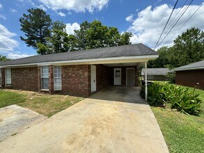 Building Photo - 10A Woodcreek Way SW