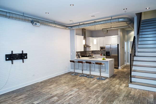 Building Photo - 2111 11th St NW