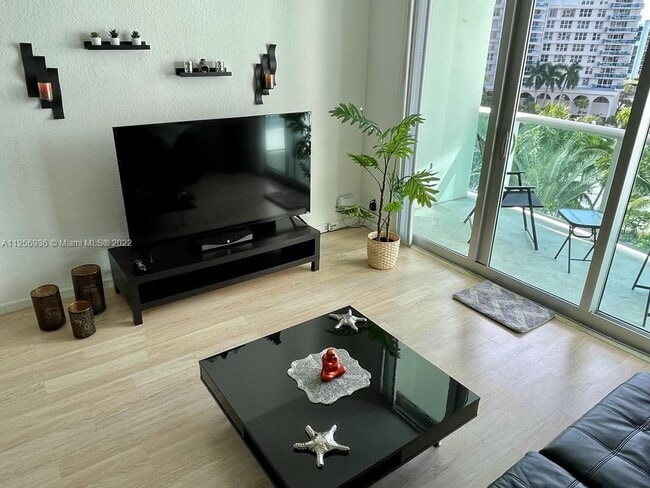 Building Photo - 3801 S Ocean Dr