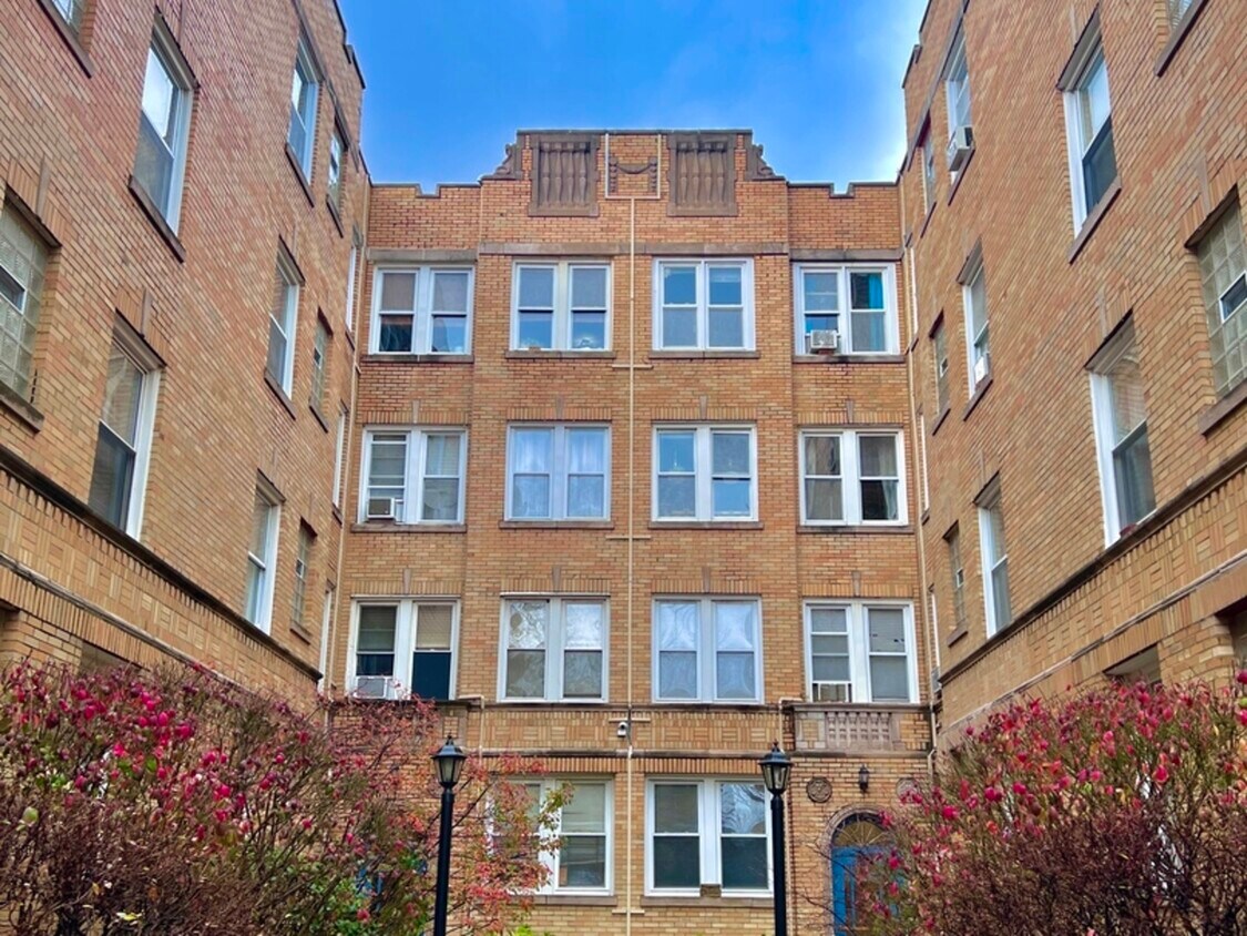 842 W Ainslie St Chicago, IL 60640 Alquileres en Chicago, IL