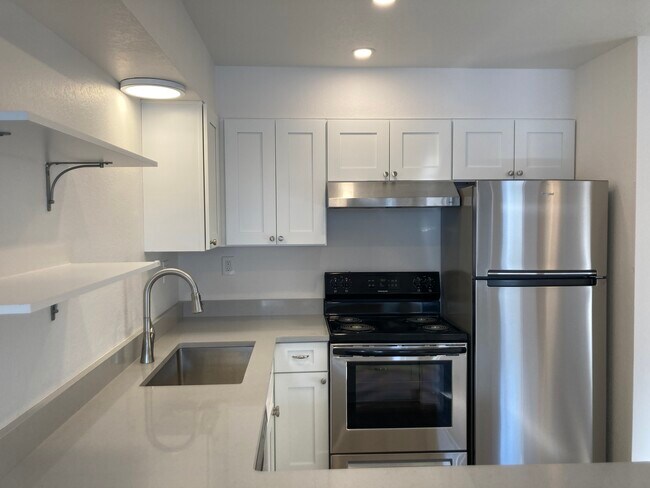 Building Photo - 5530 Stonewall Pl
